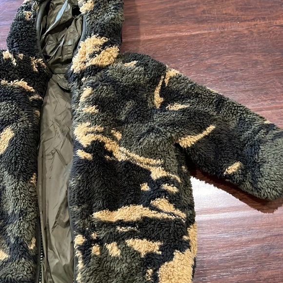 Old navy toddler boy reversible jacket - Picture 2 of 4